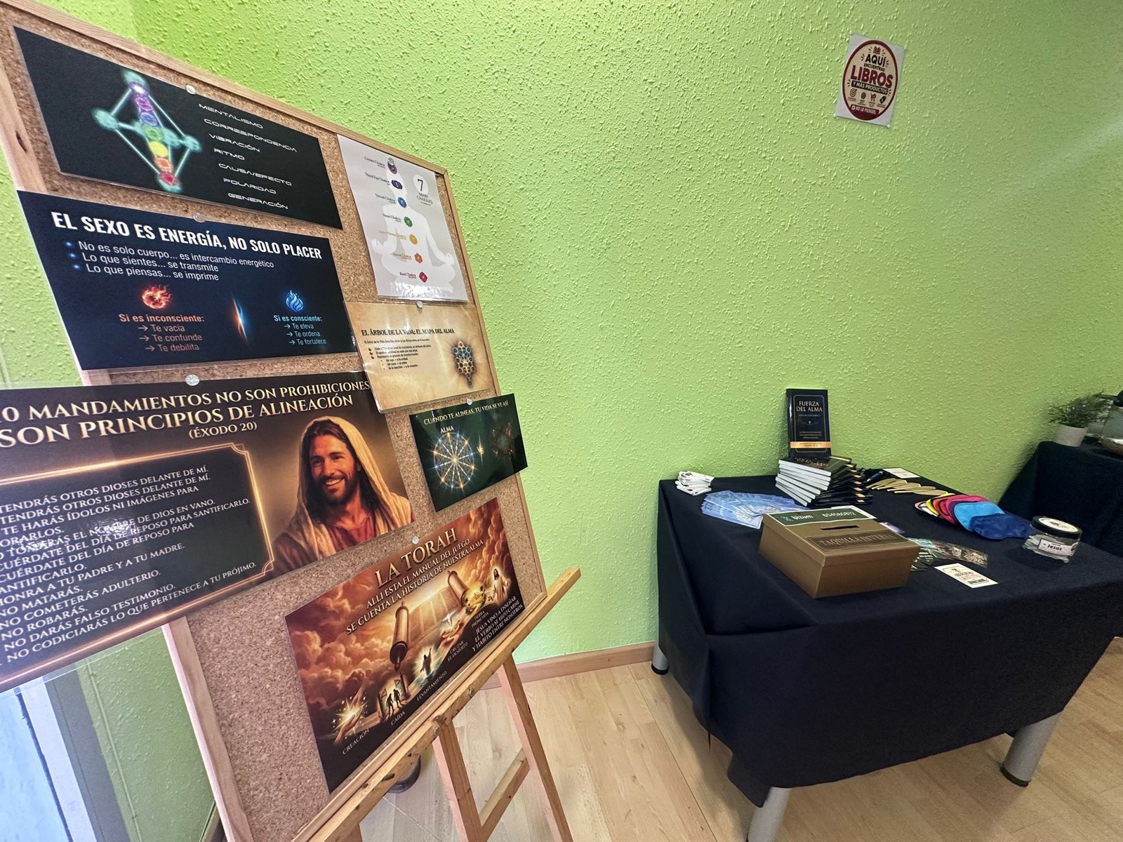 Sala preparada para conferencias